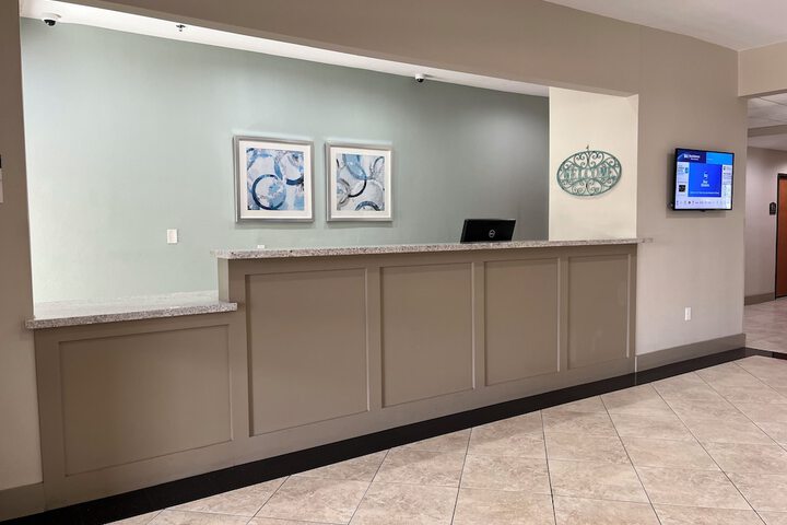 Best Western Cleveland Inn & Suites