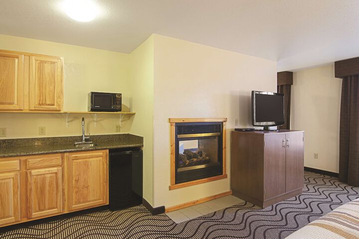 Best Western Plus Riverfront Hotel & Suites