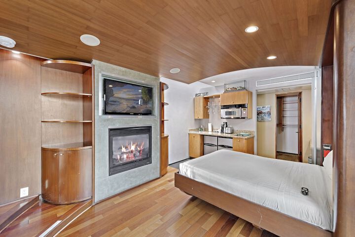 14 West Hotel