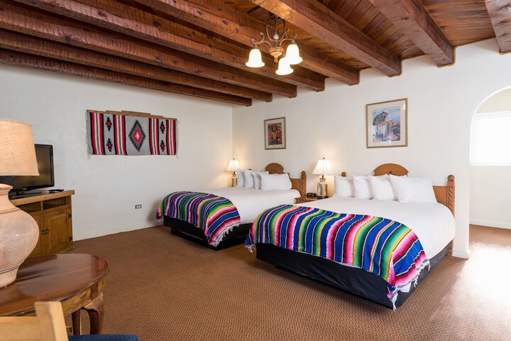 El Pueblo Lodge