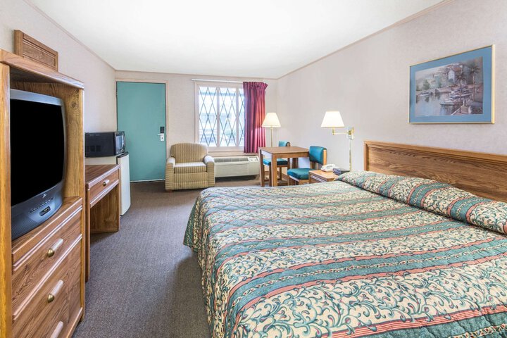 Room 15 of 16