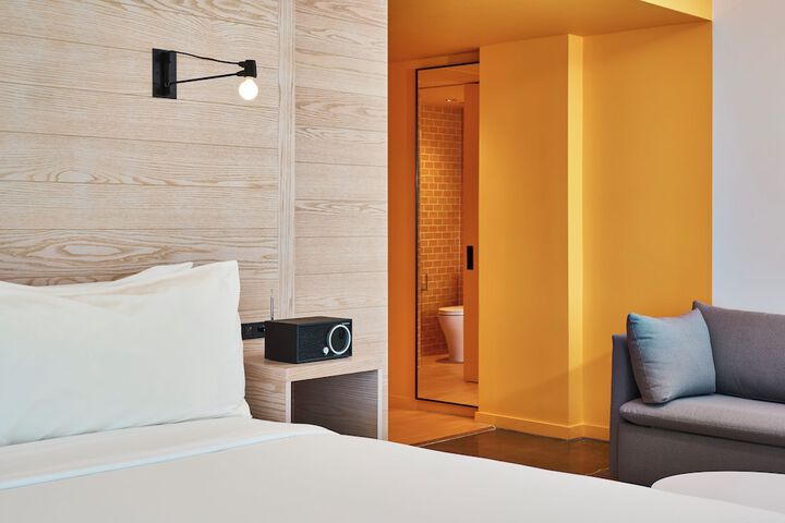 Room 18 of 50