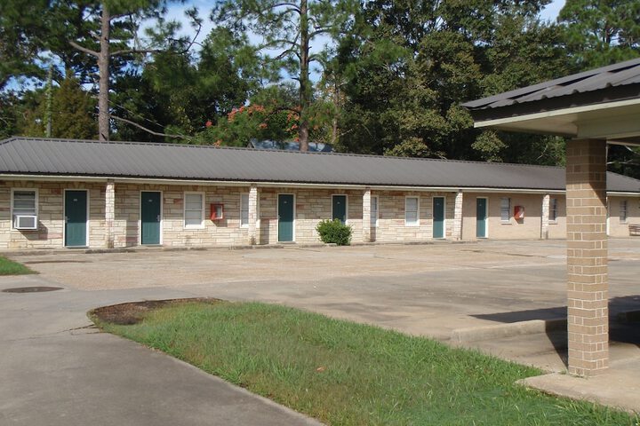 LAcadie Inn & RV Park