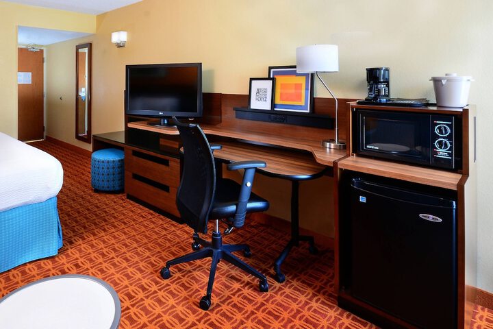 Room 21 of 38