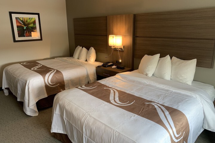 Room 17 of 37
