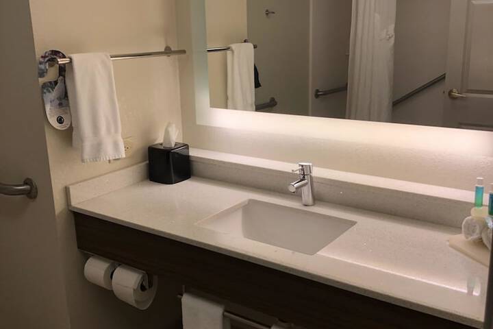 Holiday Inn Express Hotel & Suites Greenville by IHG