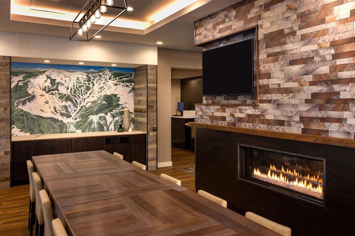 Hotel Interior 13 of 40