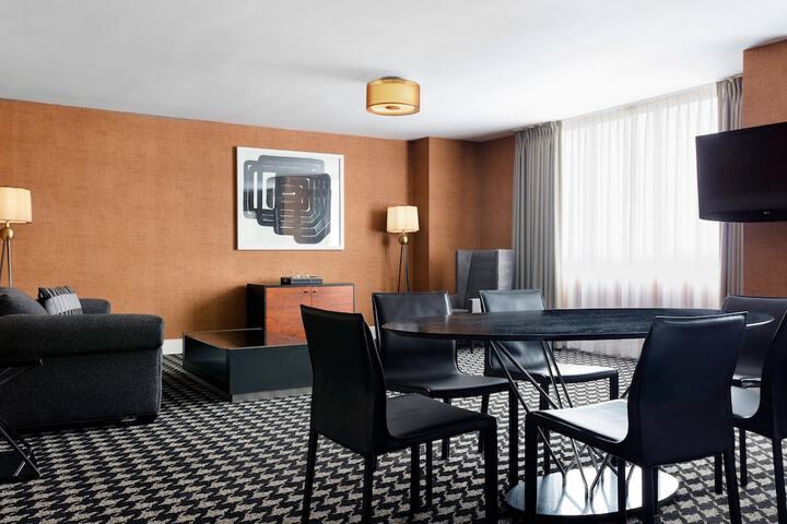 Room 18 of 48