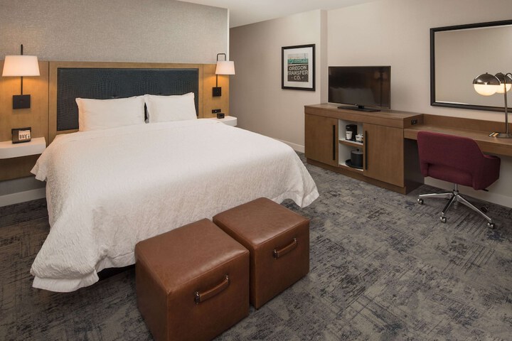Room 28 of 48