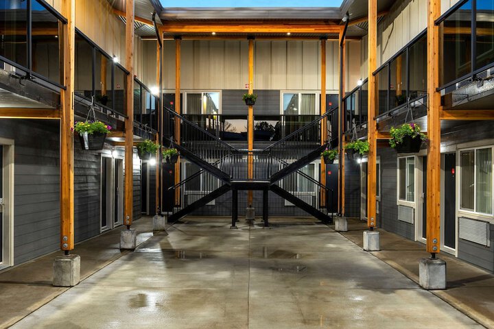 Hotel 4 of 50