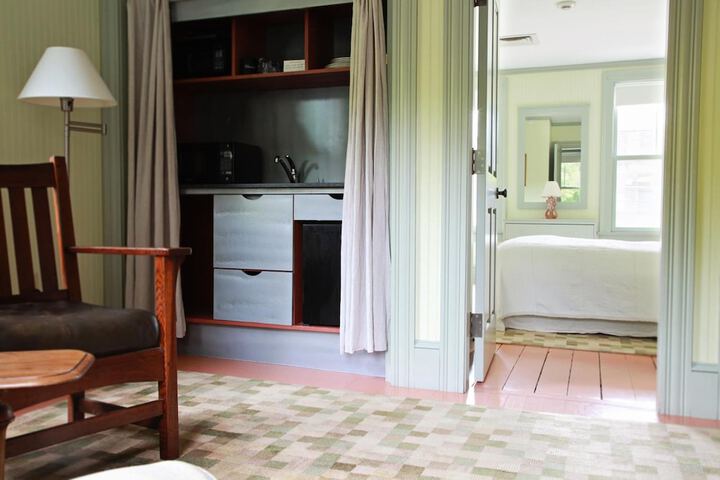 Room 30 of 104