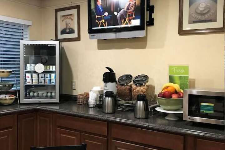 Breakfast/Coffee Service 47 of 60
