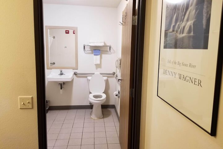 Room 144 of 232