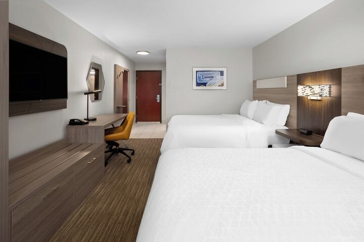Room 28 of 47