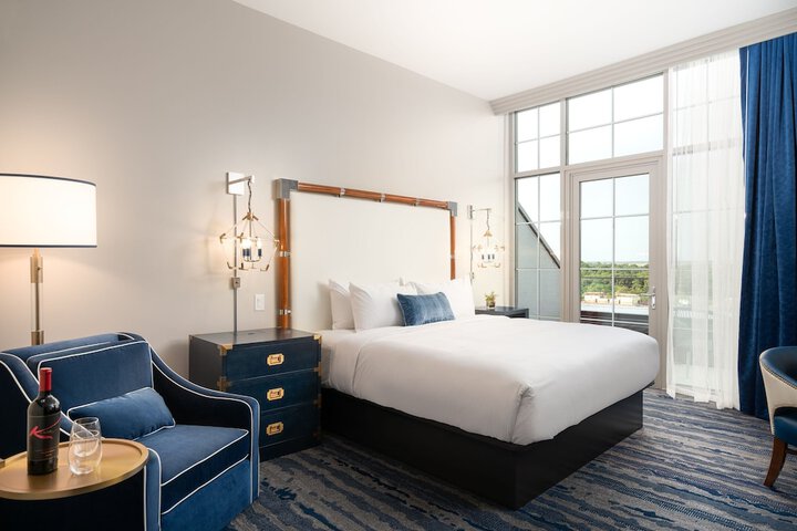 Room 52 of 172