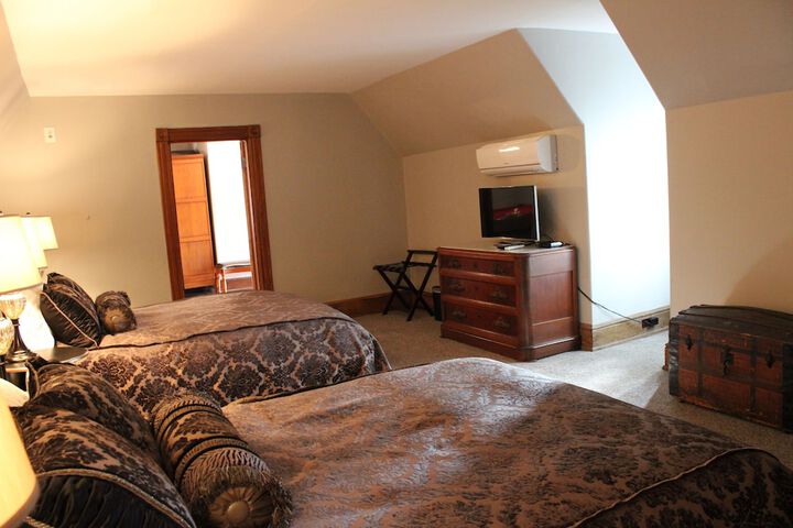 The Gage Mansion B & B