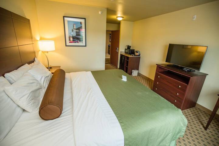 Cobblestone Inn & Suites - Winterset IA