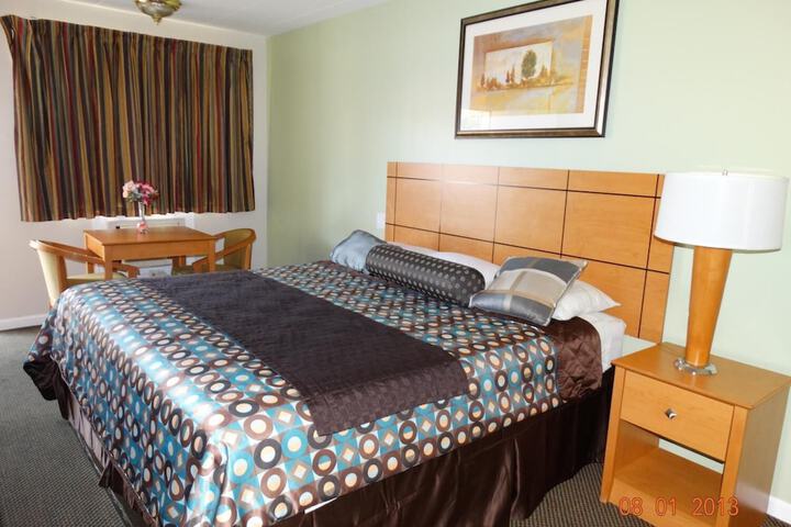 Room 10 of 24