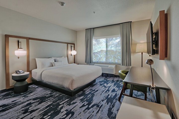 Room 8 of 35