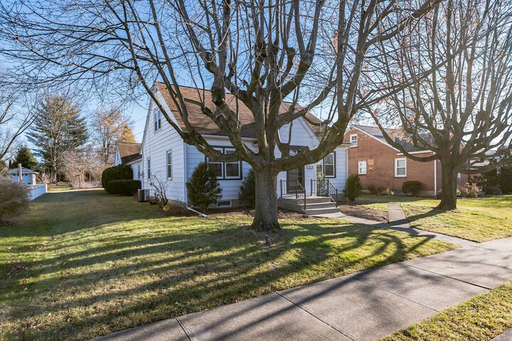 sweet Serenity" Stay 10 Minutes From Hershey 3 Bedroom Home by RedAwning