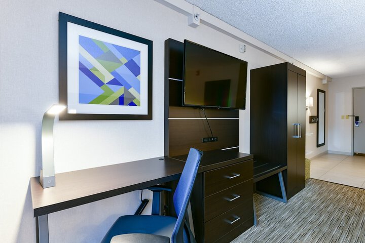 Room 25 of 66
