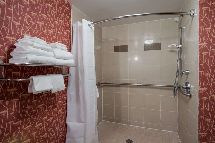Room 15 of 25