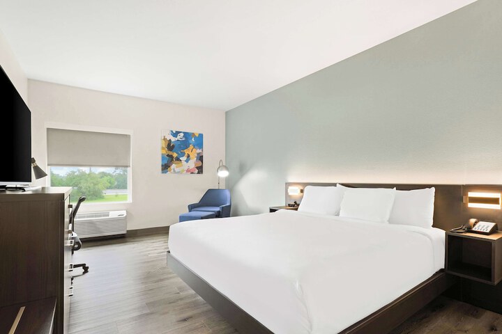 Room 21 of 32