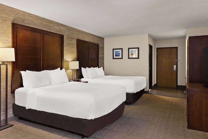 Comfort Inn & Suites Ludington near US-10