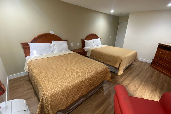 Room 12 of 19