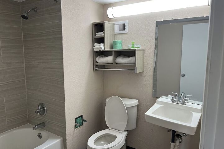 Room 12 of 15