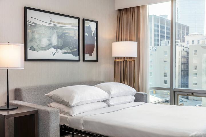 Delta Hotels by Marriott Vancouver Downtown Suites - Downtown Vancouver
