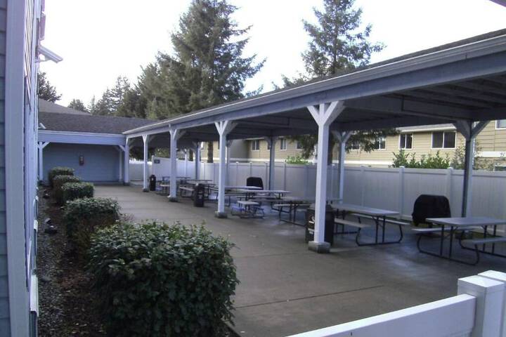 Property Grounds 28 of 28