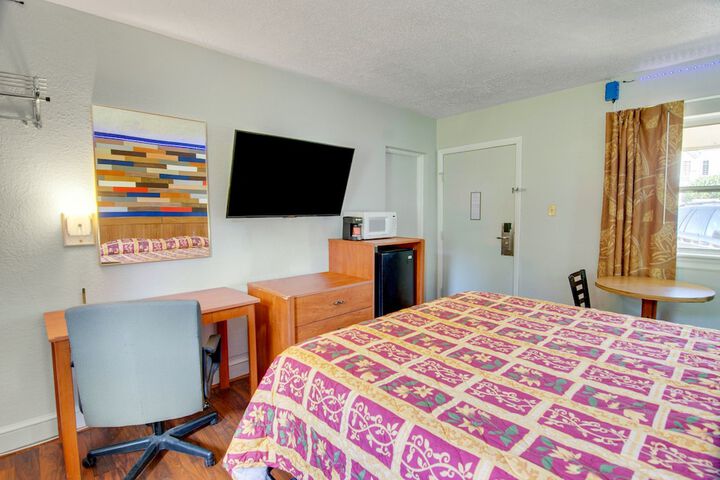 Room 27 of 29