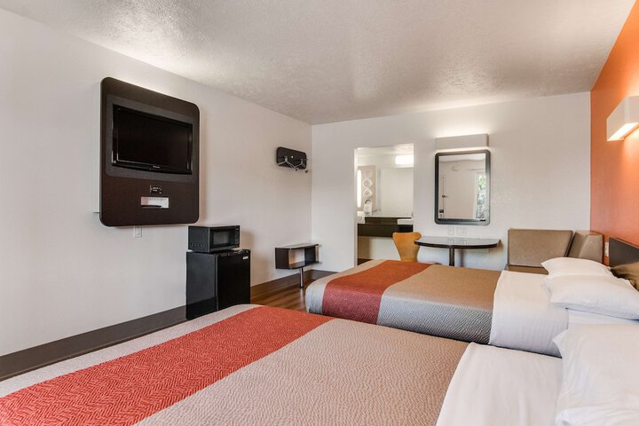 Room 12 of 29