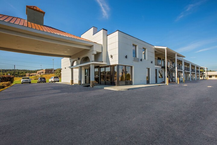 Hotel 2 of 34