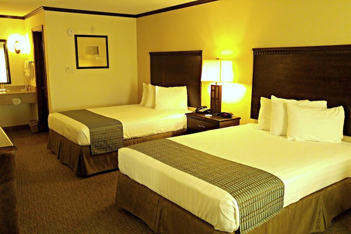 Room 6 of 14