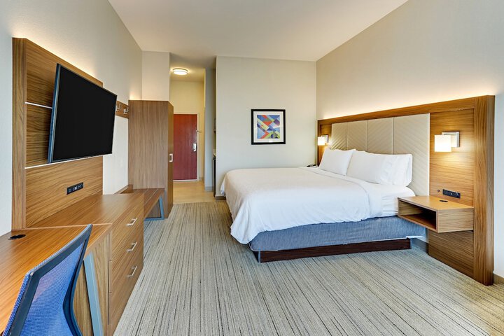 Room 19 of 84