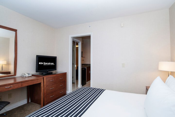 Room 51 of 73