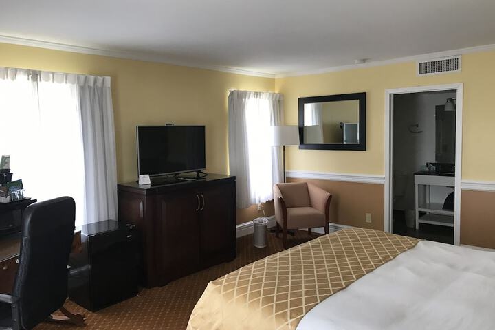 Room 40 of 66