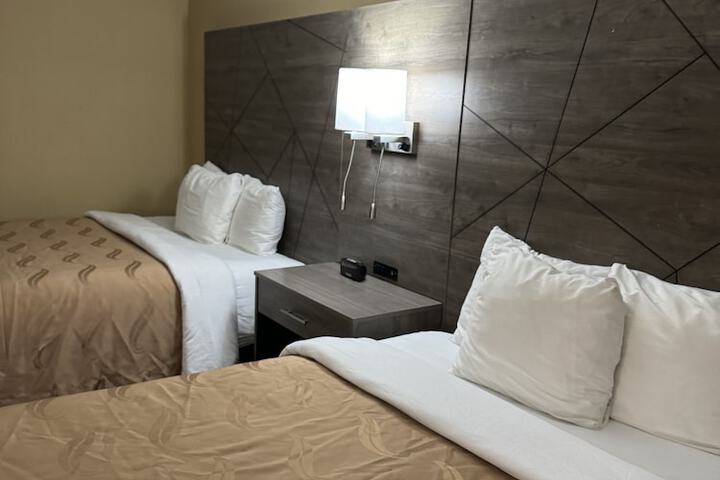 Room 28 of 44