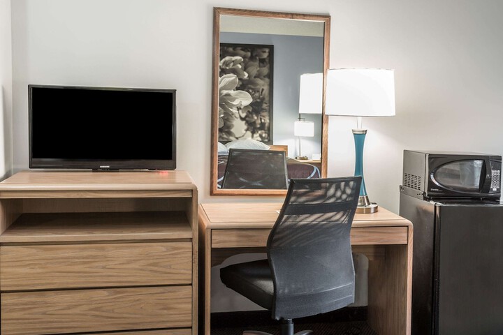 Room 13 of 20
