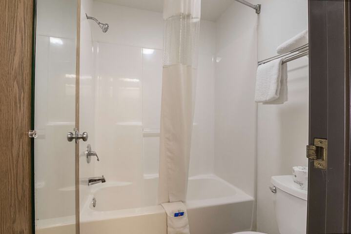 Room 10 of 31