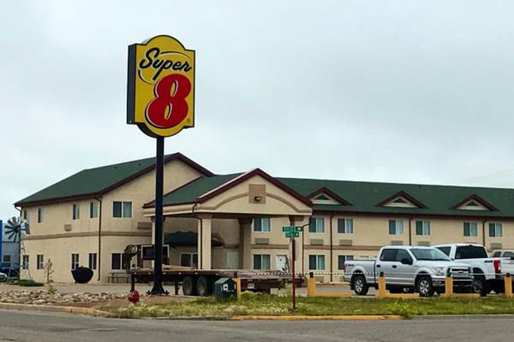Super 8 by Wyndham Kindersley