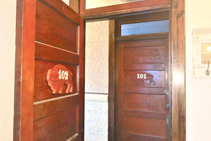 Room 147 of 198