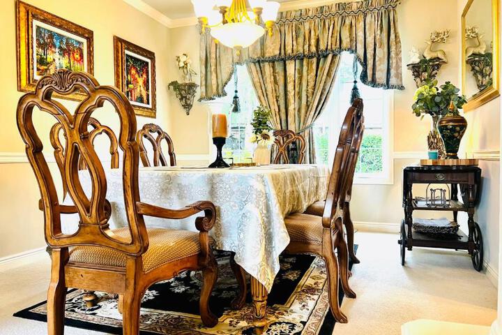 The Elegant & Cozy Retreat