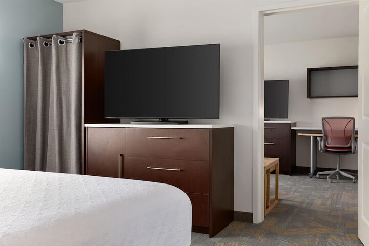 Home2 Suites by Hilton Bowling Green Hotel