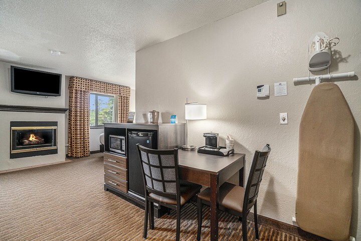Room 21 of 77