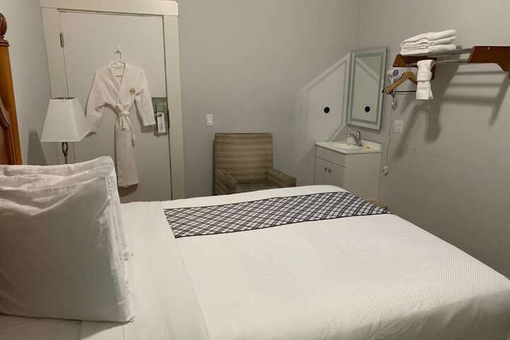 Room 15 of 19