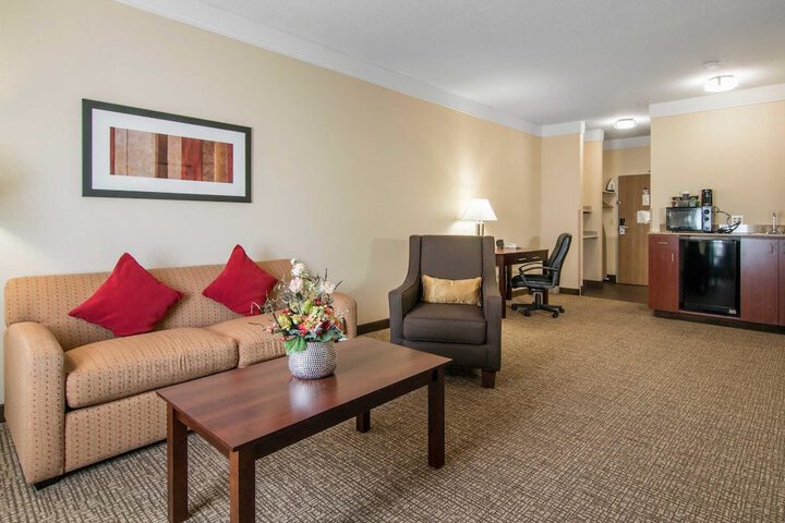 Comfort Suites Linn County