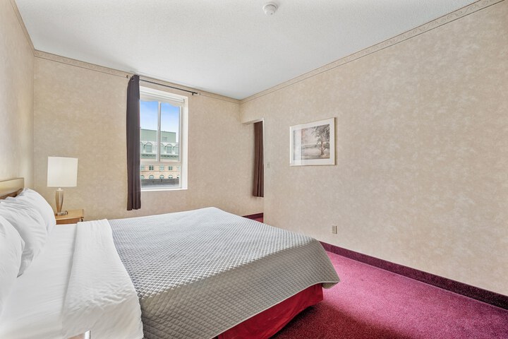 Room 25 of 68